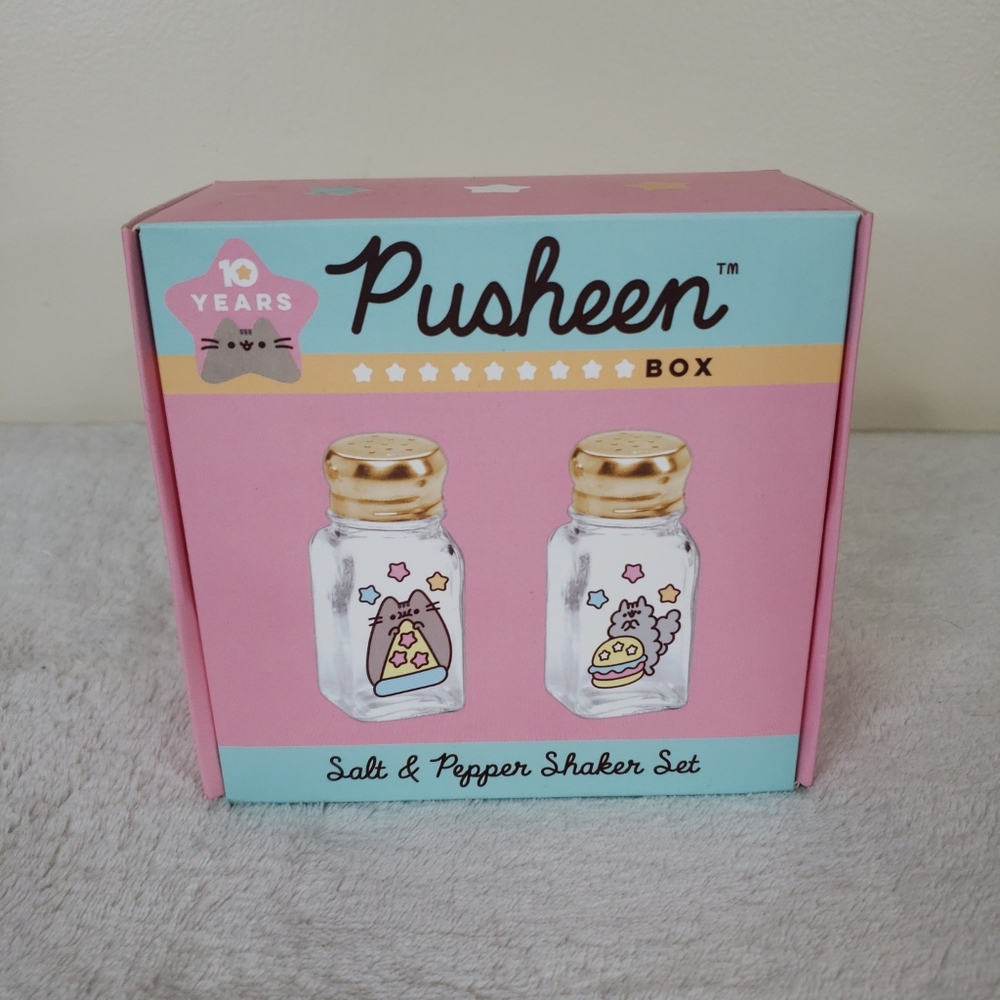 Pusheen Salt and Pepper Shakers